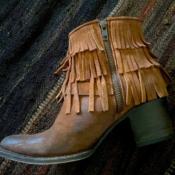 FREEBIRD GENUINE LEATHER FRINGE BOOTS….Amazing Boots! 🌺 EUC! - Picture 11 of 16